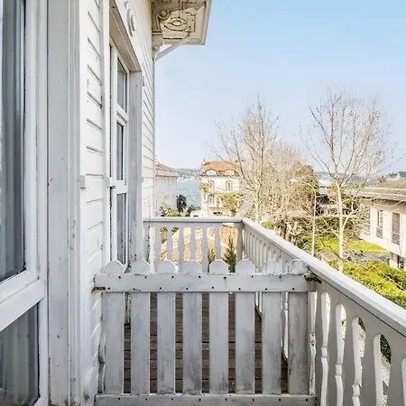 Superb In Historic Mansion In Beylerbeyi * Isztambul