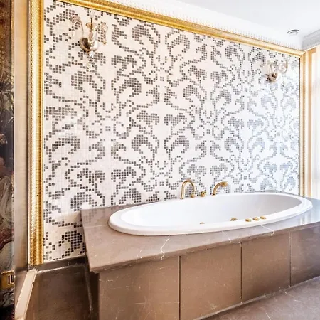 Superb In Historic Mansion In Beylerbeyi Apartman
