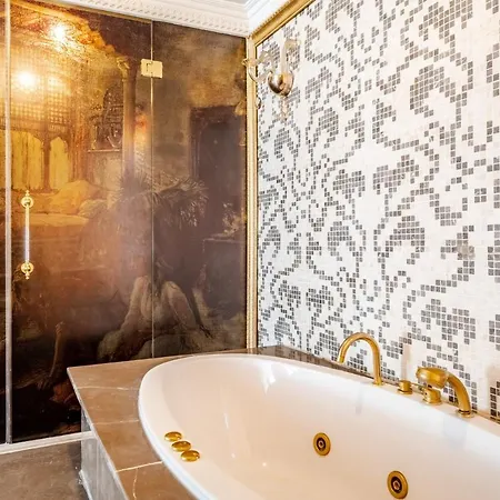 Superb In Historic Mansion In Beylerbeyi Apartman