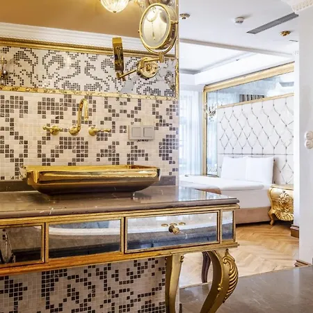 Superb In Historic Mansion In Beylerbeyi Apartman