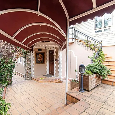 Superb In Historic Mansion In Beylerbeyi Estambul